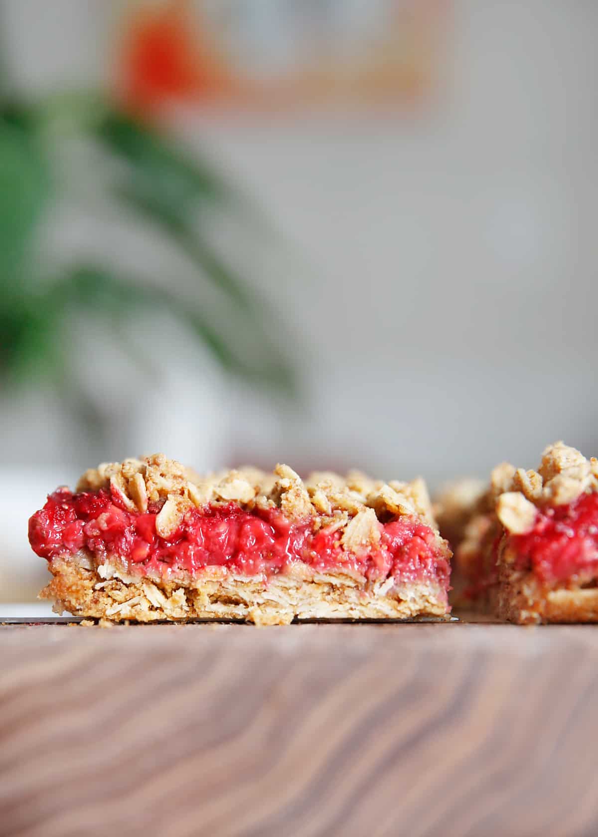Fresh raspberry breakfast bars