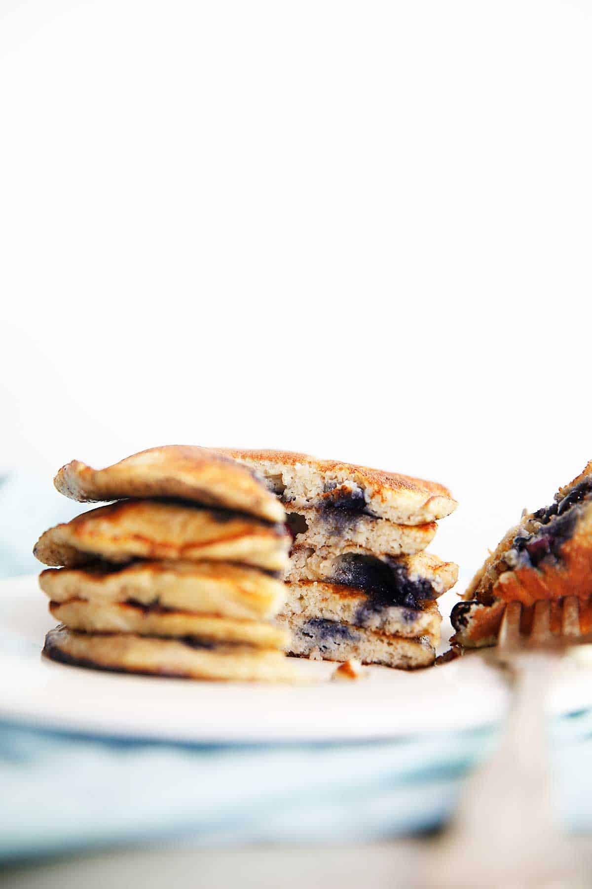 5-Ingredient Flourless Protein Pancakes - The BakerMama