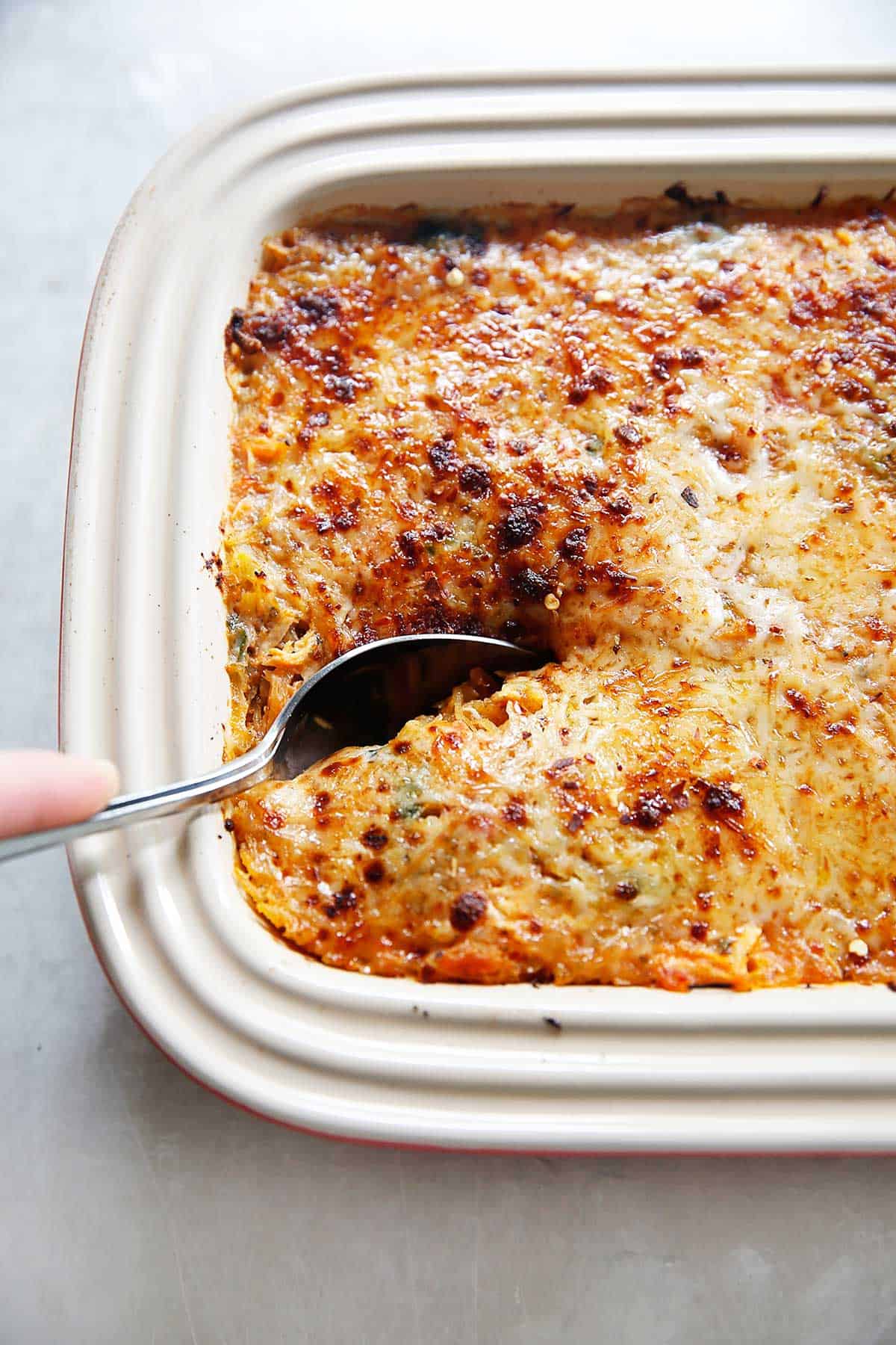 https://lexiscleankitchen.com/wp-content/uploads/2013/05/Italian-Spaghetti-Squash-Bake.jpg