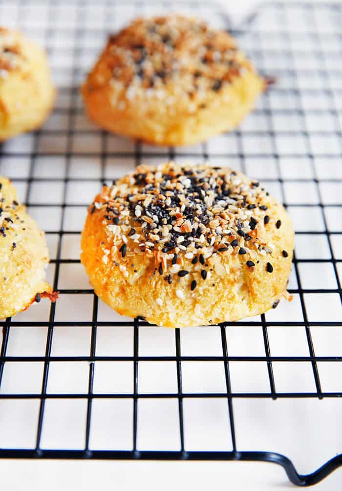 Everything Bagel Cauliflower Rolls