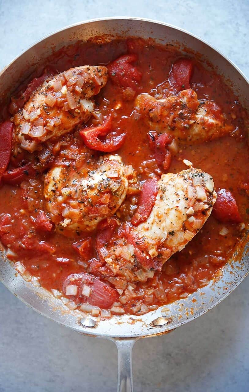 Chicken breast in tomato sauce