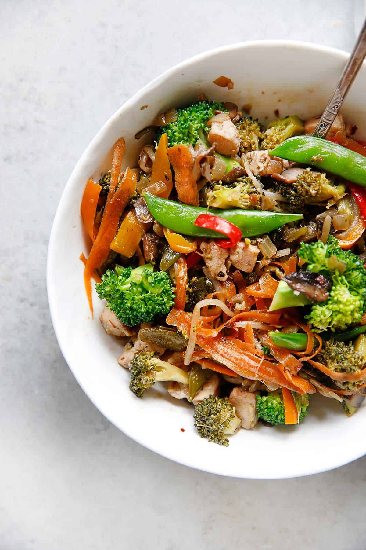 Paleo Chicken Stir Fry (Low-carb and Whole30) - Lexi's Clean Kitchen