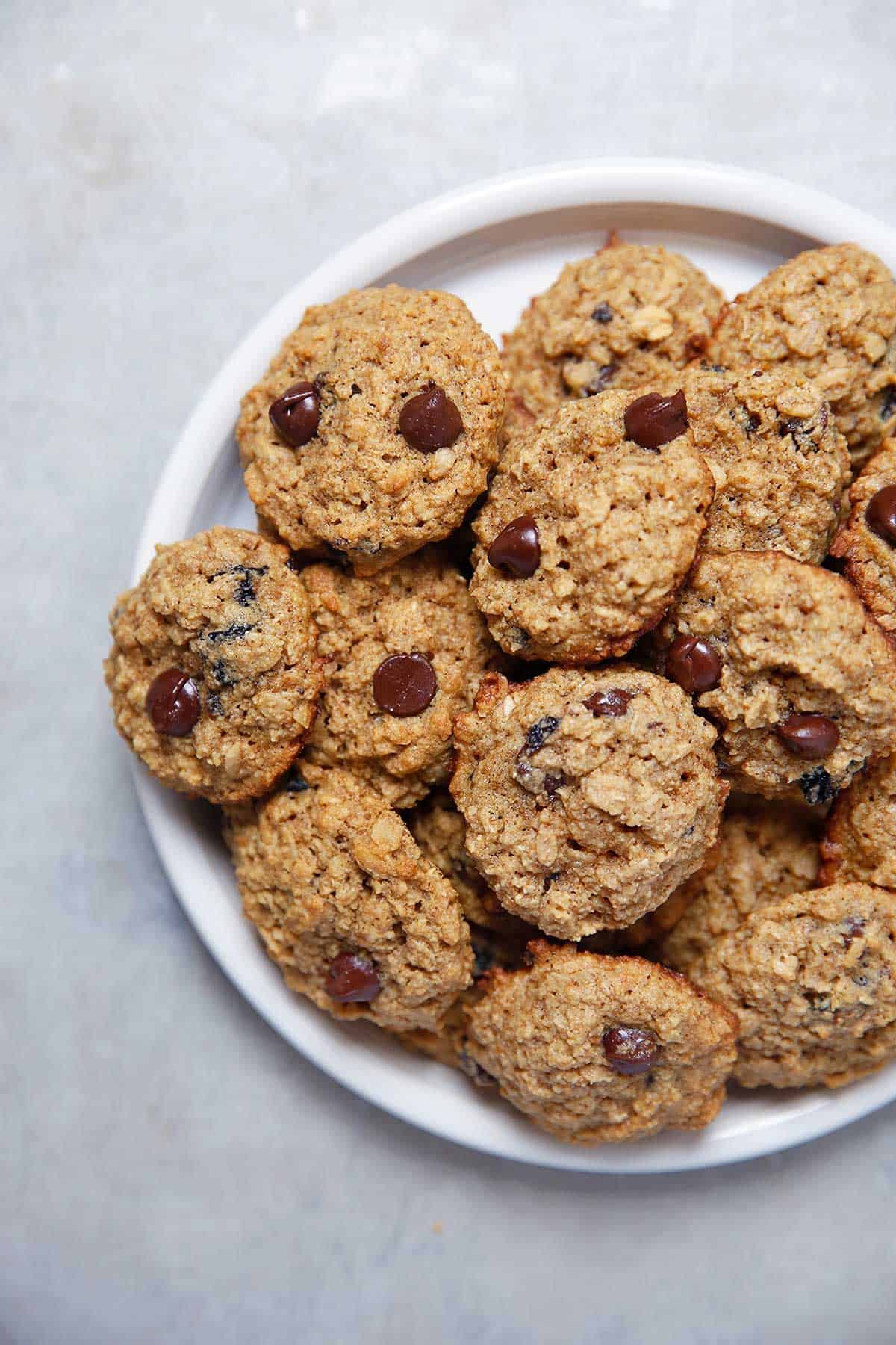 Gluten Free Oatmeal Raisin Cookies | Lexi's Clean Kitchen