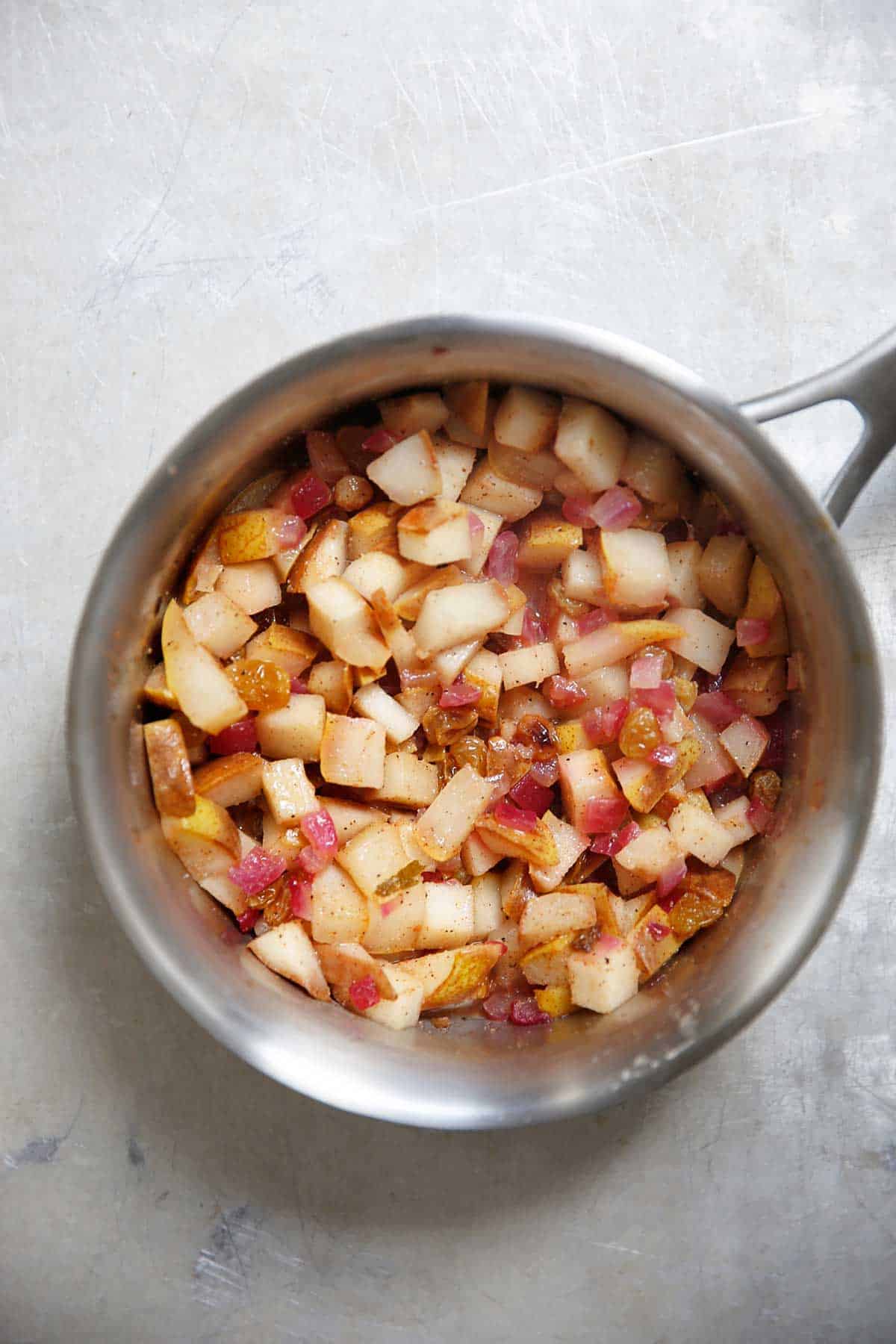 Pear chutney in a pot