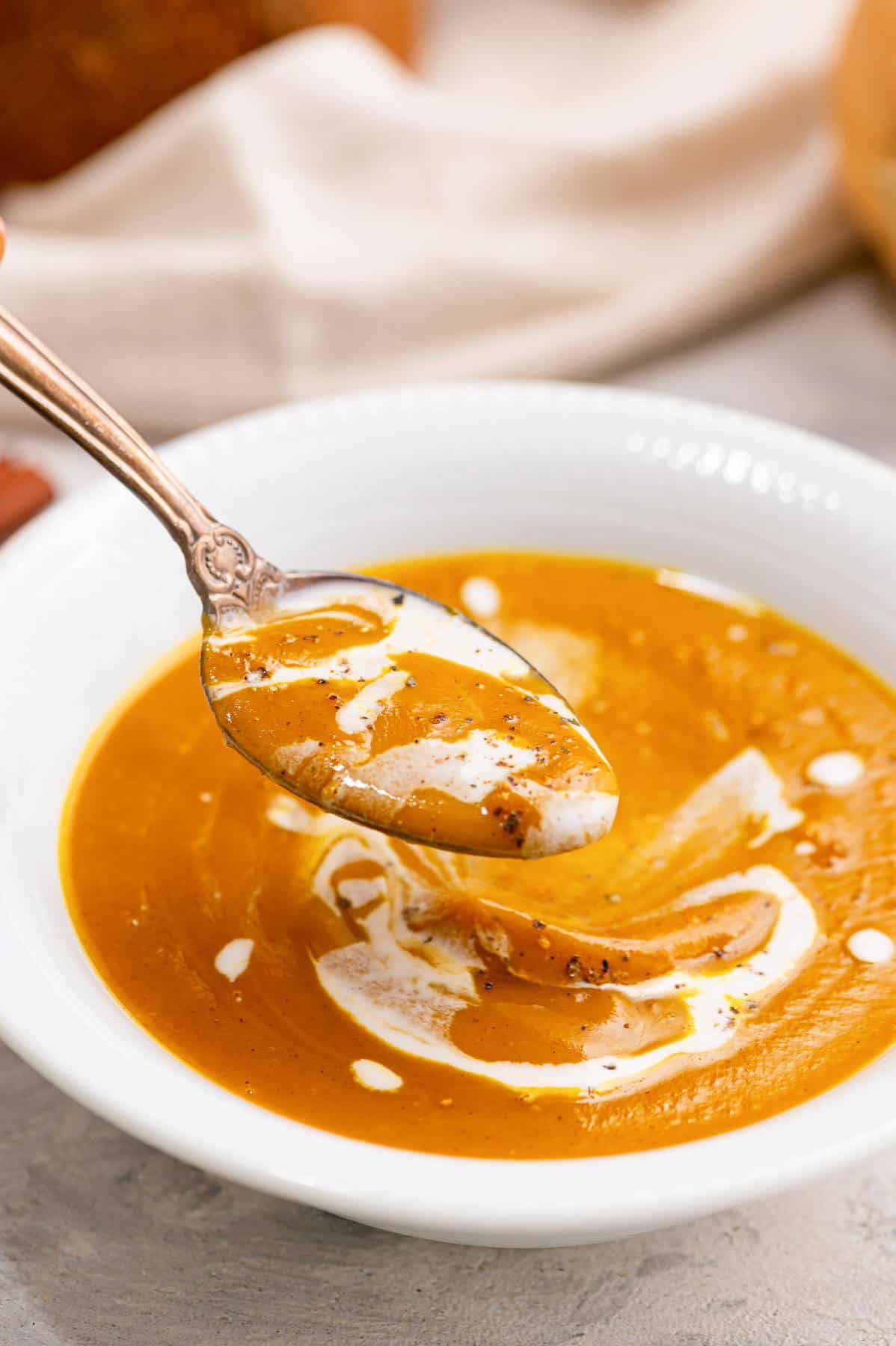 Curried Coconut Pumpkin Soup (Vegan, Whole30, Paleo) - Everyday Easy Eats