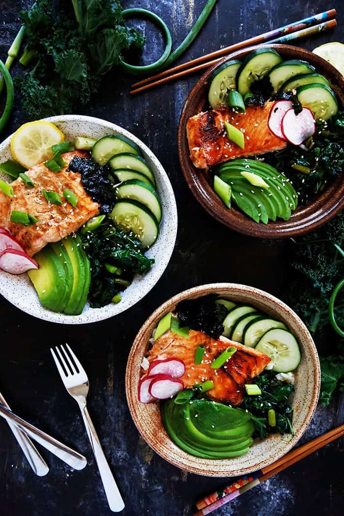 Grilled salmon with rice and kale