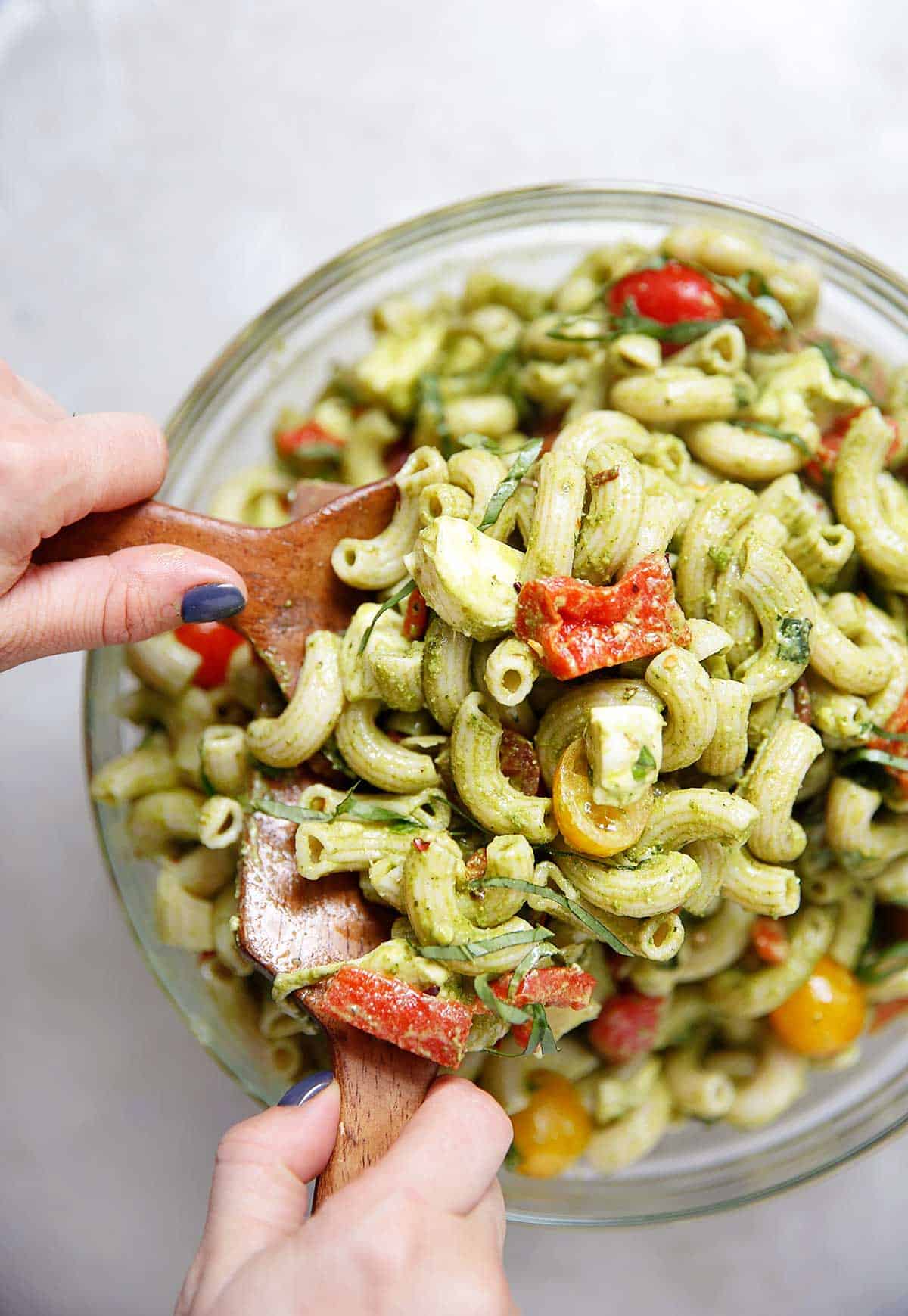 Caprese Pesto Pasta Salad - Lexi's Clean Kitchen