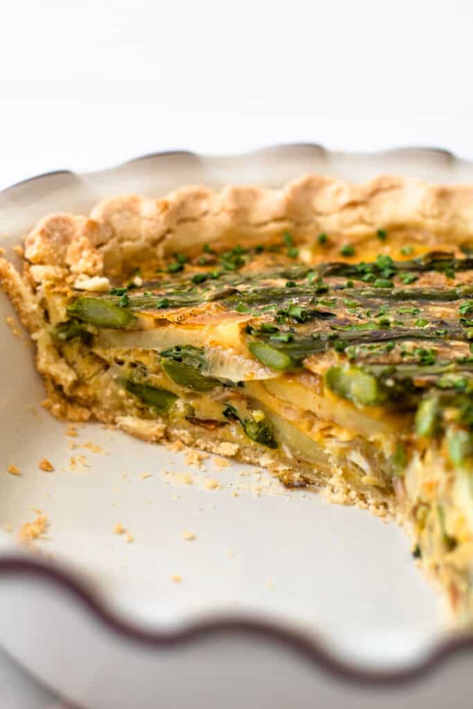 A gluten-free asparagus quiche