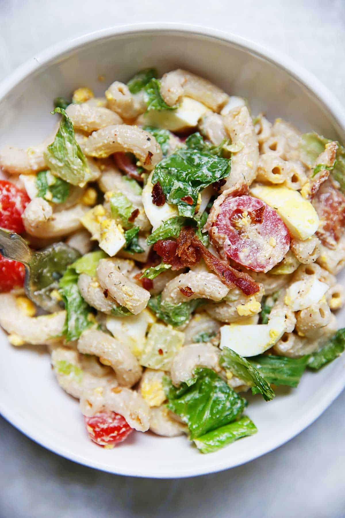 overhead closeup of a bowl of BLT pasta salad.