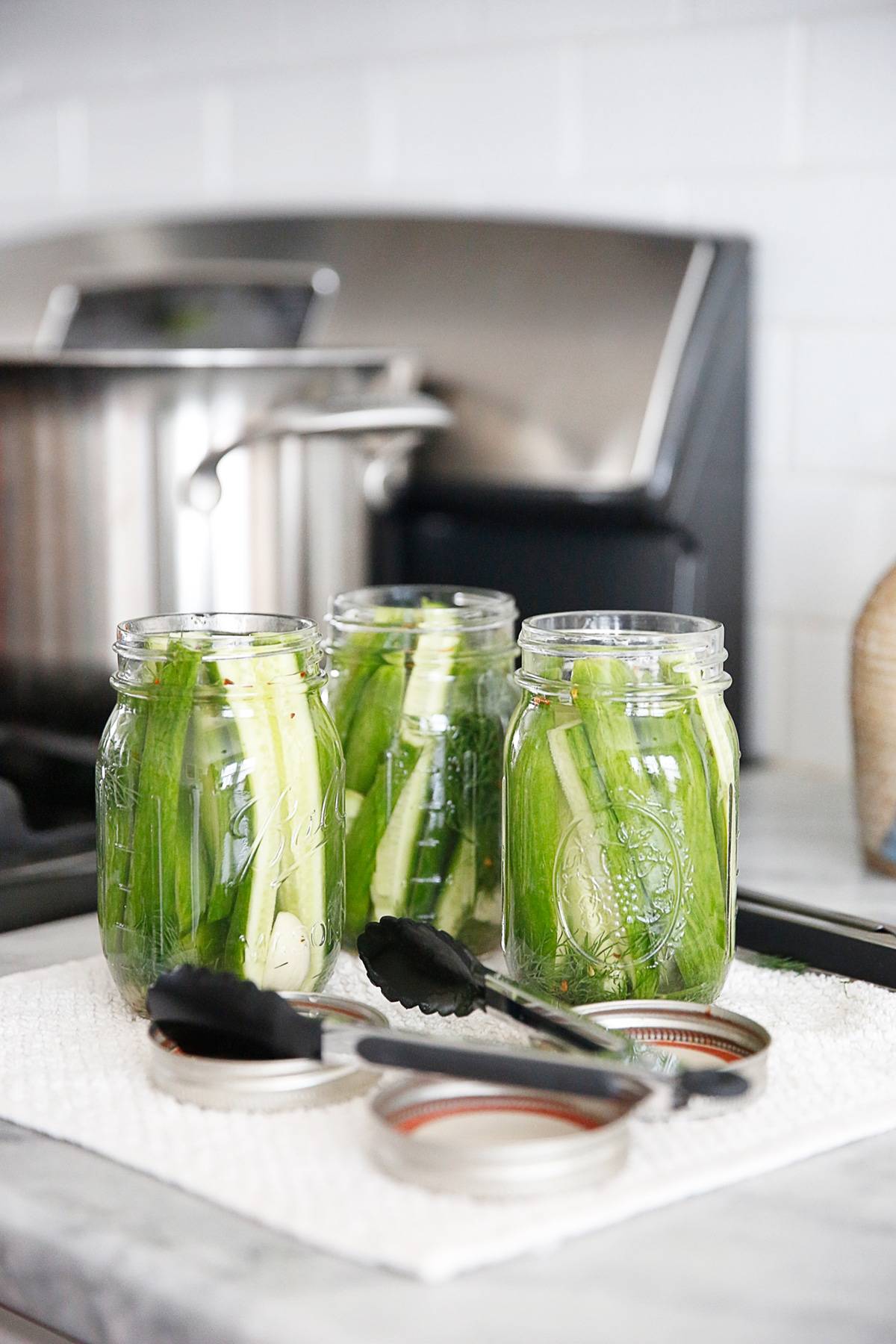 Canning Cucumbers to Make Dill Pickles