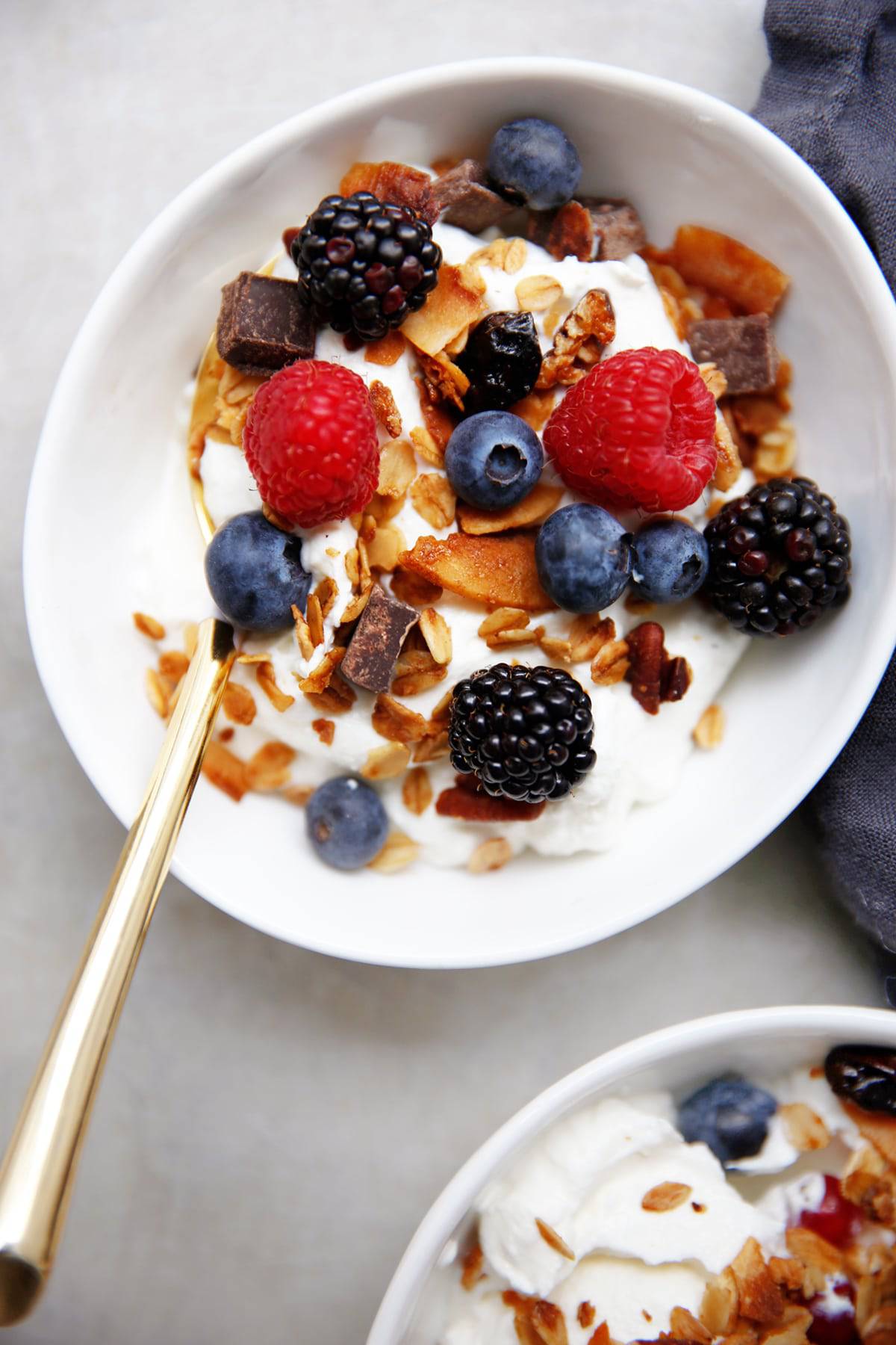 https://lexiscleankitchen.com/wp-content/uploads/2019/01/GREEK-YOGURT3.jpg