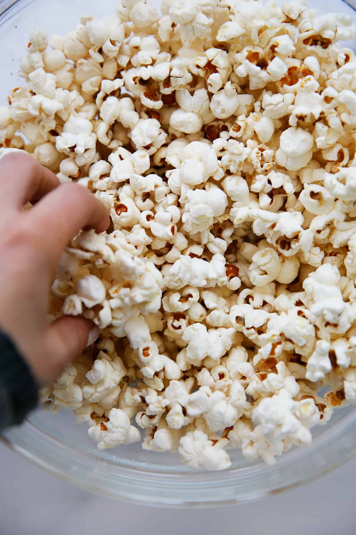 Easy Classic Stovetop Popcorn - Lerrie's Kitchen