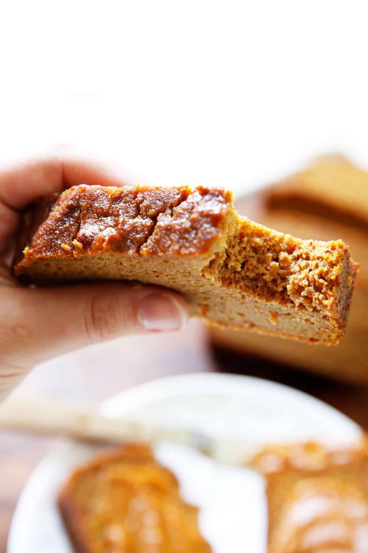 https://lexiscleankitchen.com/wp-content/uploads/2019/09/Pumpkin-Bread7.jpg