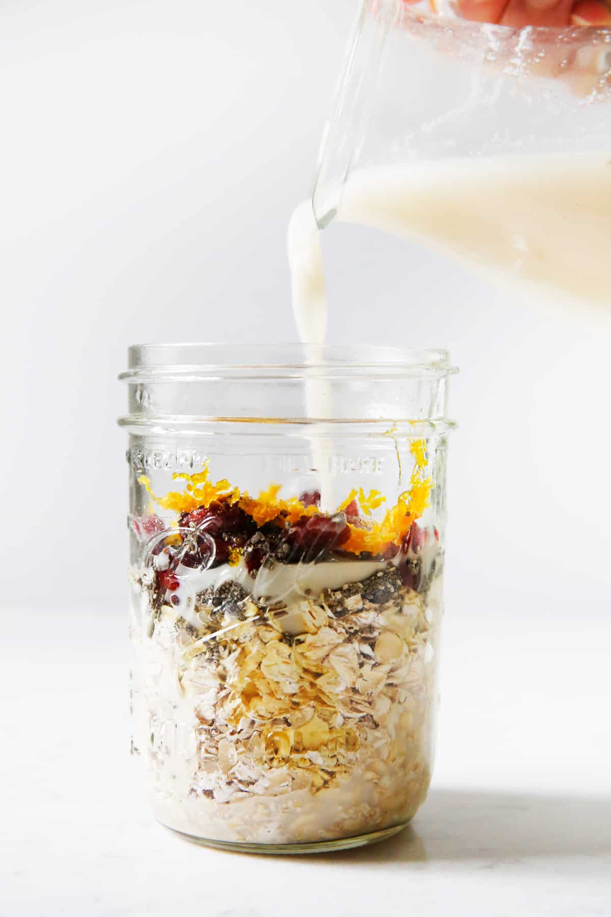 Vanilla-Cranberry Overnight Oatmeal