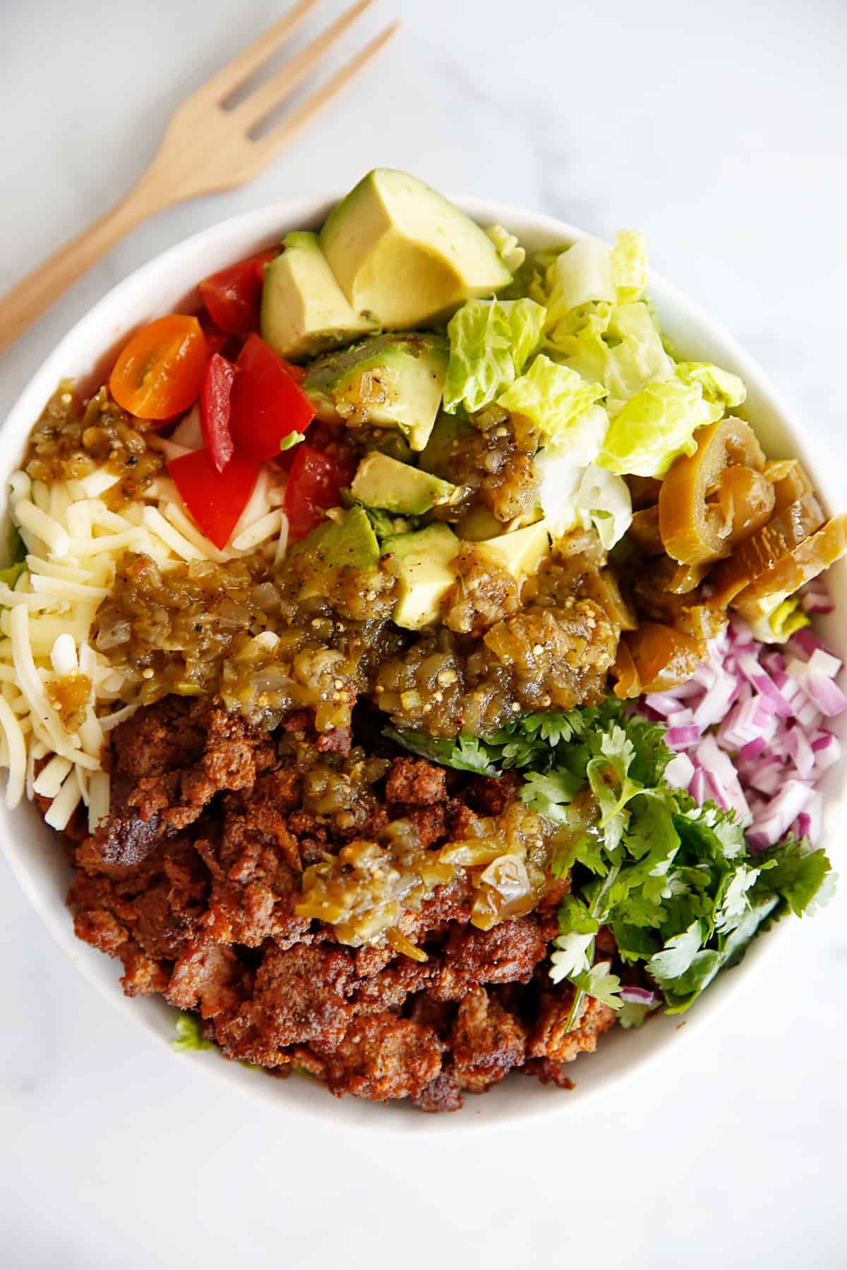 https://lexiscleankitchen.com/wp-content/uploads/2020/02/Easy-Taco-Salad1.jpg