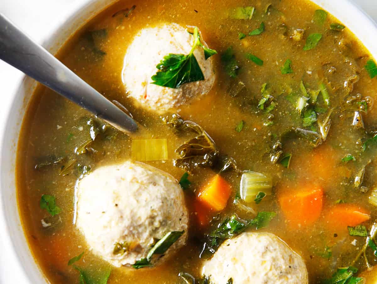 https://lexiscleankitchen.com/wp-content/uploads/2020/03/Paleo-Italian-Wedding-Soup1-copy-1.jpg