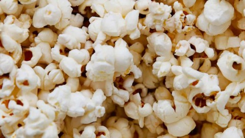 Easy Classic Stovetop Popcorn - Lerrie's Kitchen