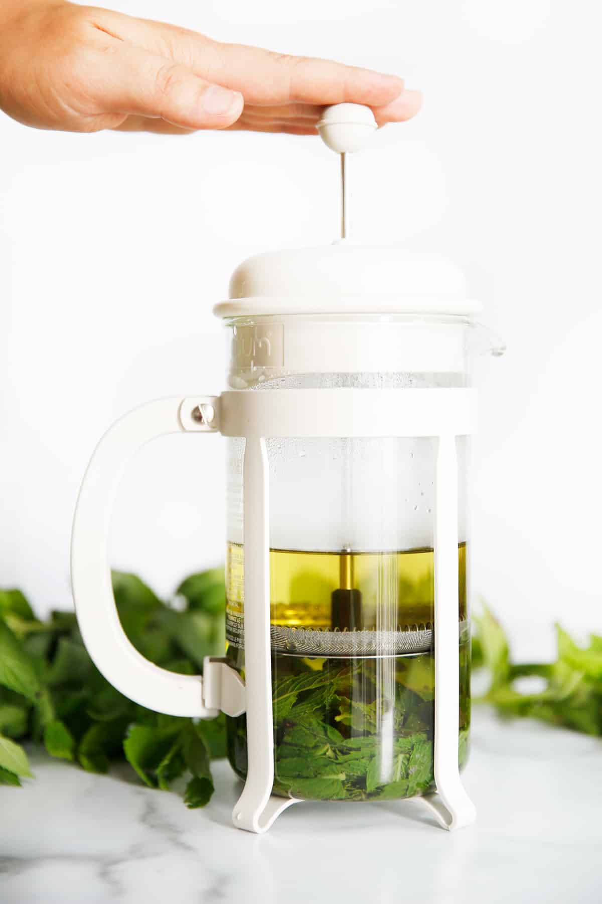 How to Make Fresh Mint Tea