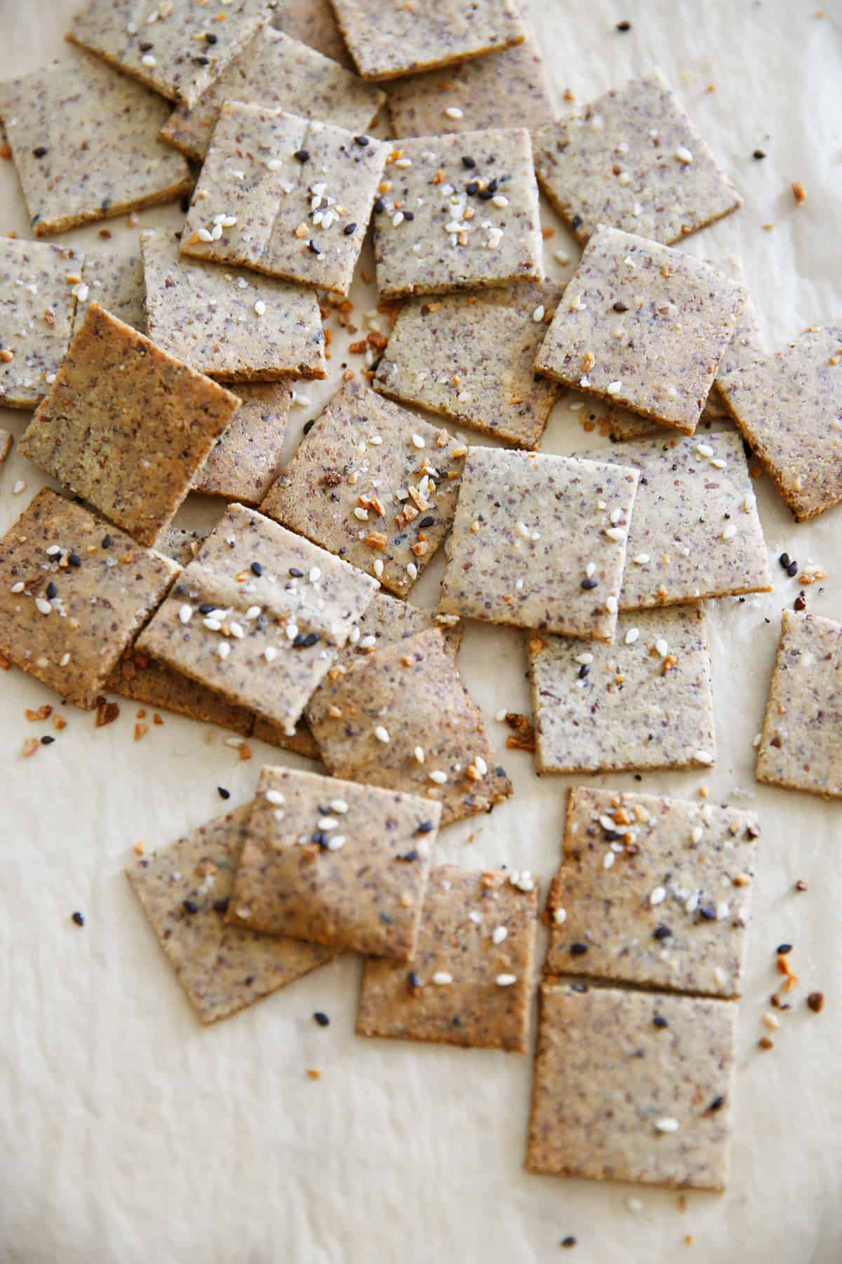 EASY GLUTEN FREE CRACKERS