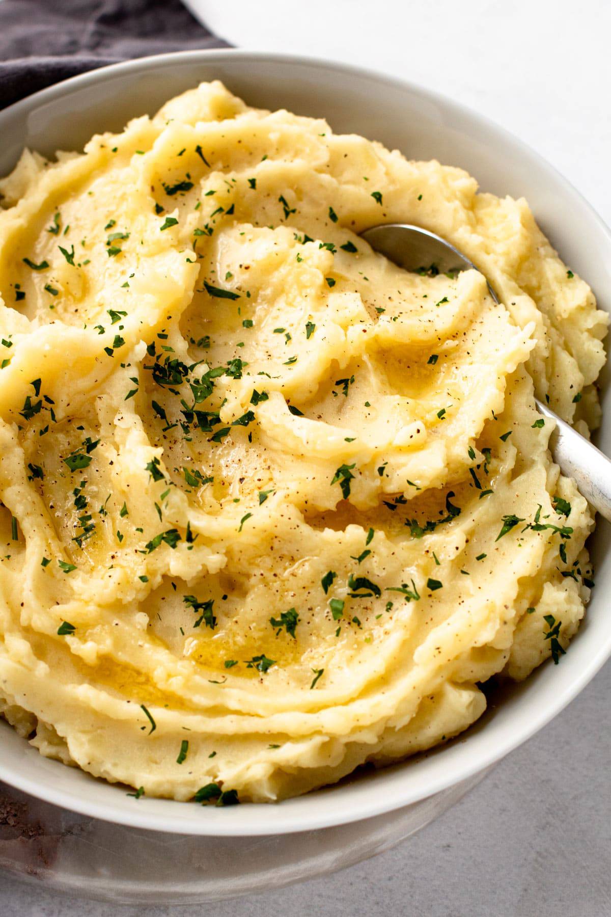 A bowl of mashed potatoes made in the instant pot.