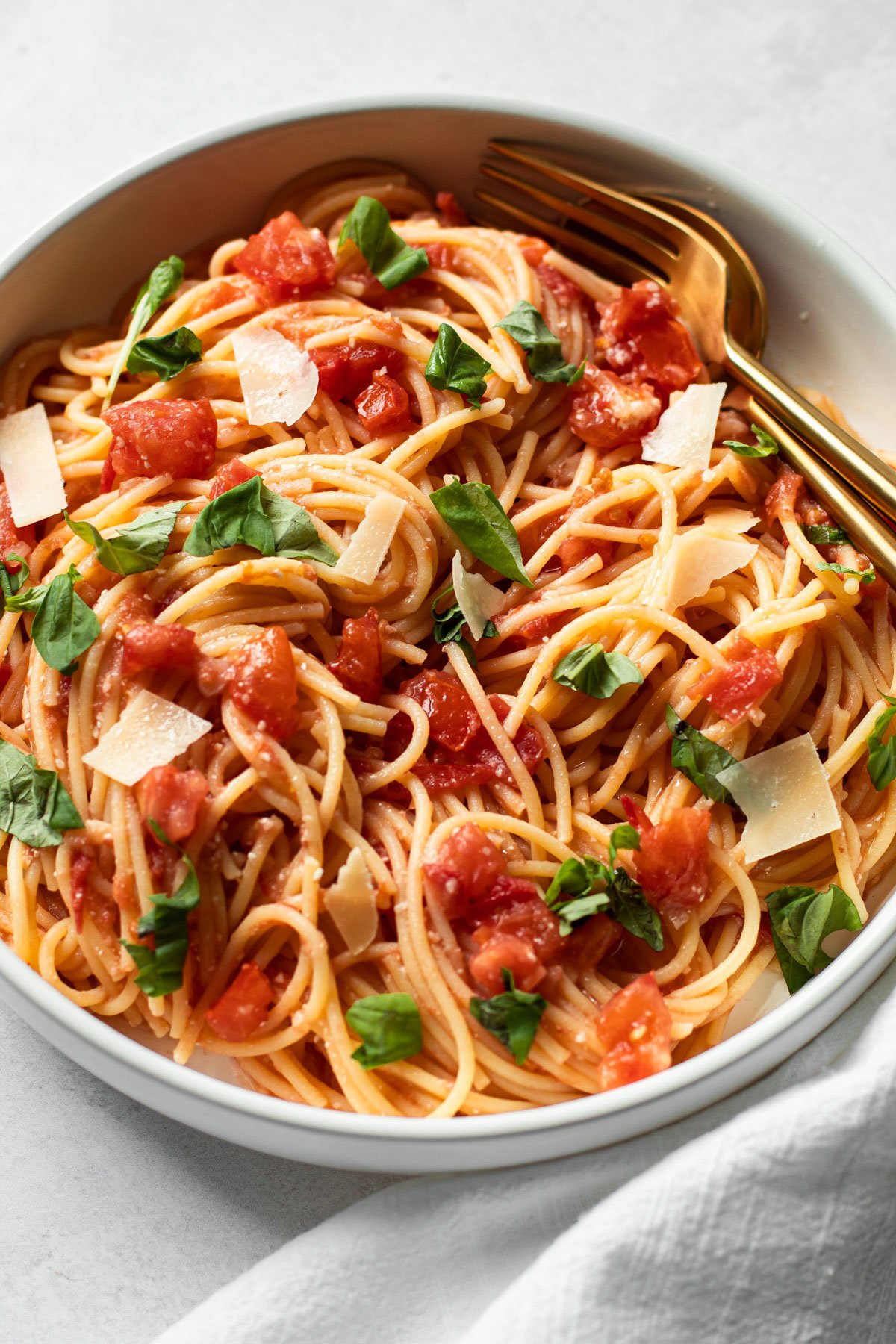 20-Minute Fresh Tomato Pasta