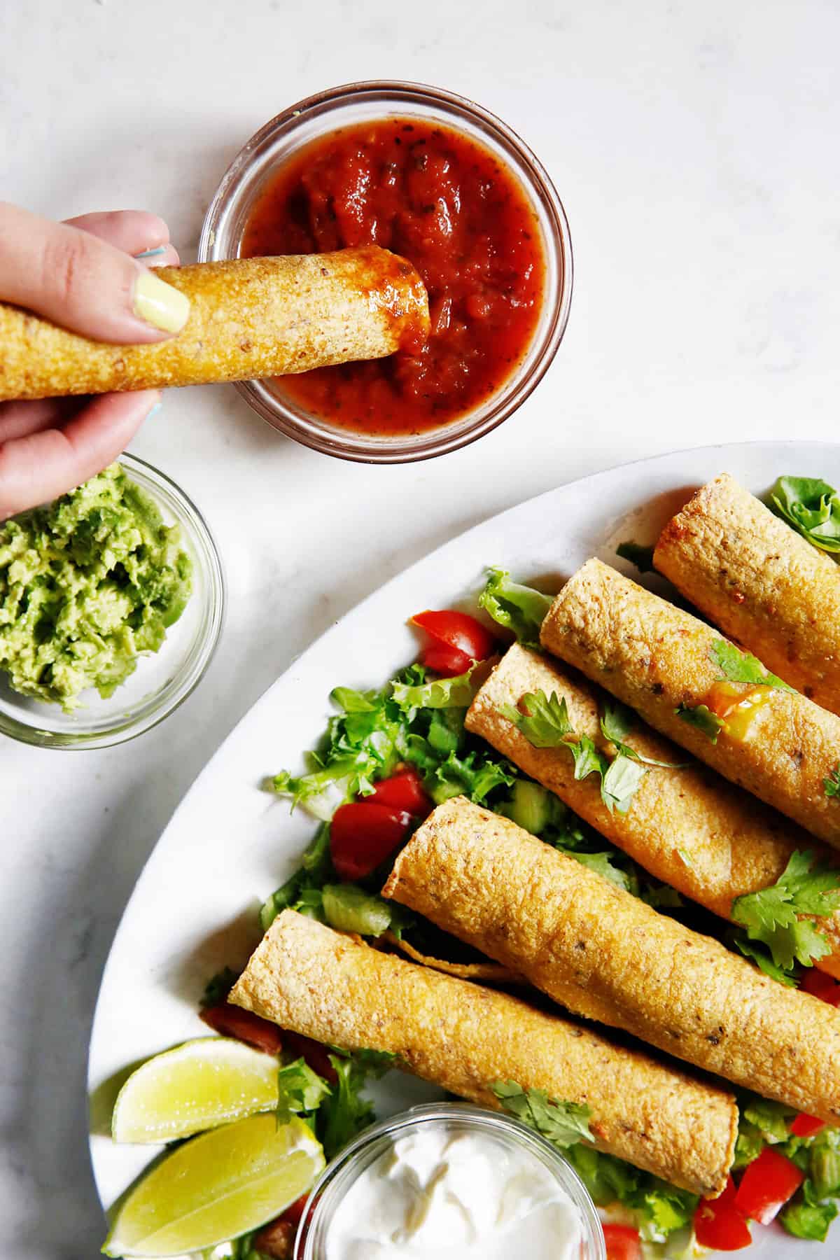 https://lexiscleankitchen.com/wp-content/uploads/2021/10/Air-Fryer-Chicken-Taquitos-6.jpg