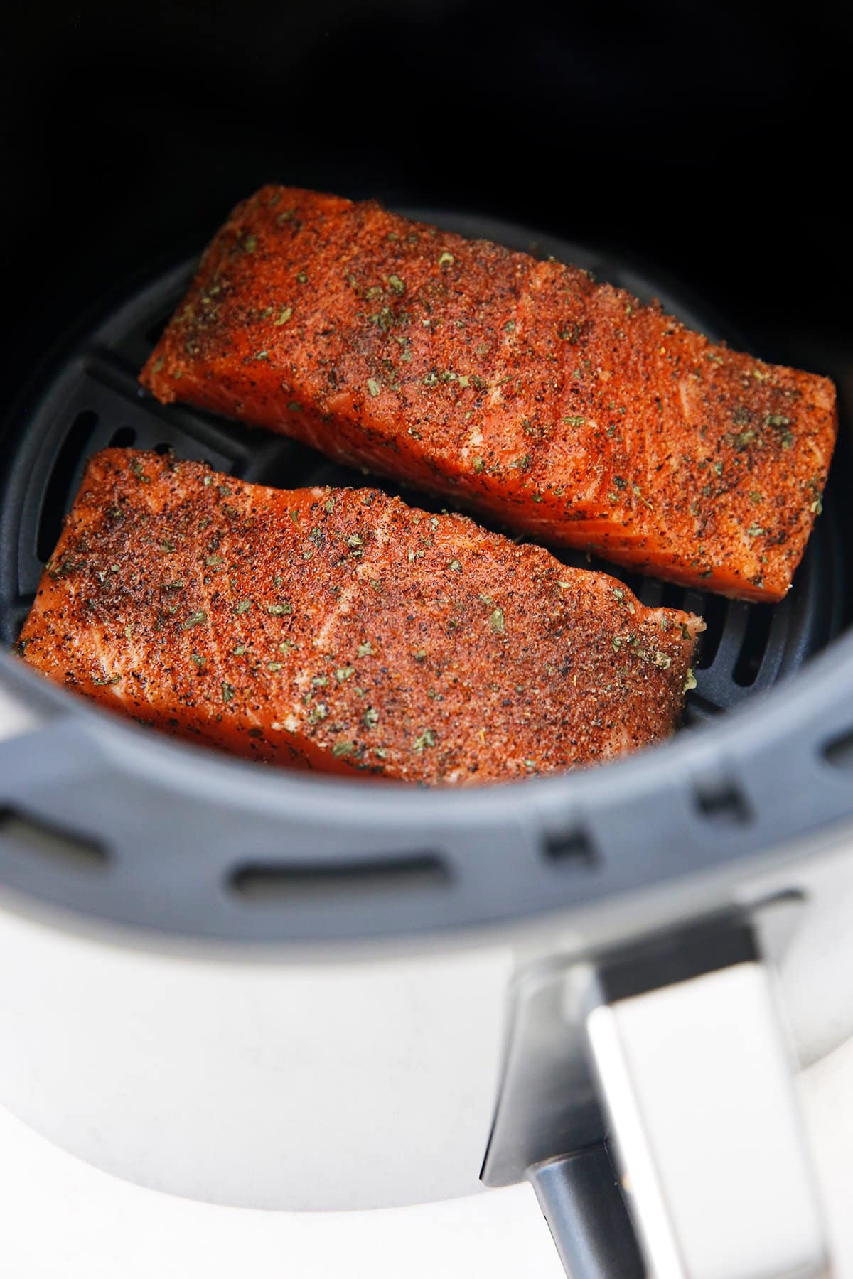 Air Fryer Salmon with Everything Bagel Seasoning 
