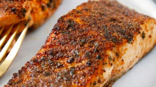 how to cook salmon in air fryer