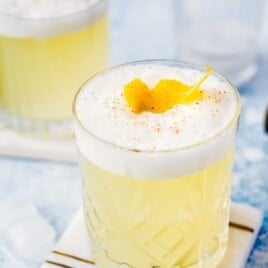 Gin Fizz Cocktail ready to drink