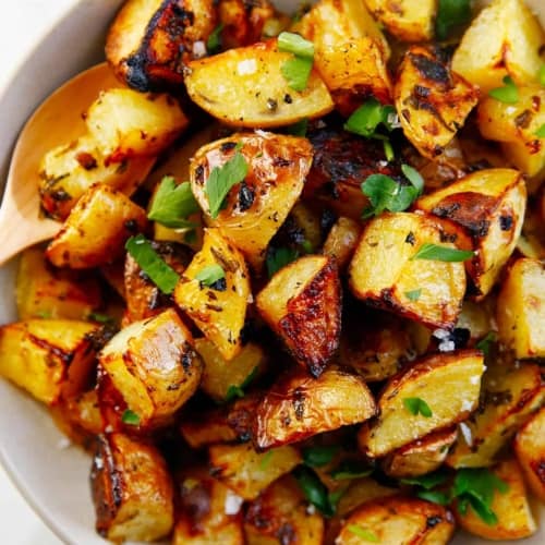 Crispy Roasted Potatoes with Garlic and Herbs