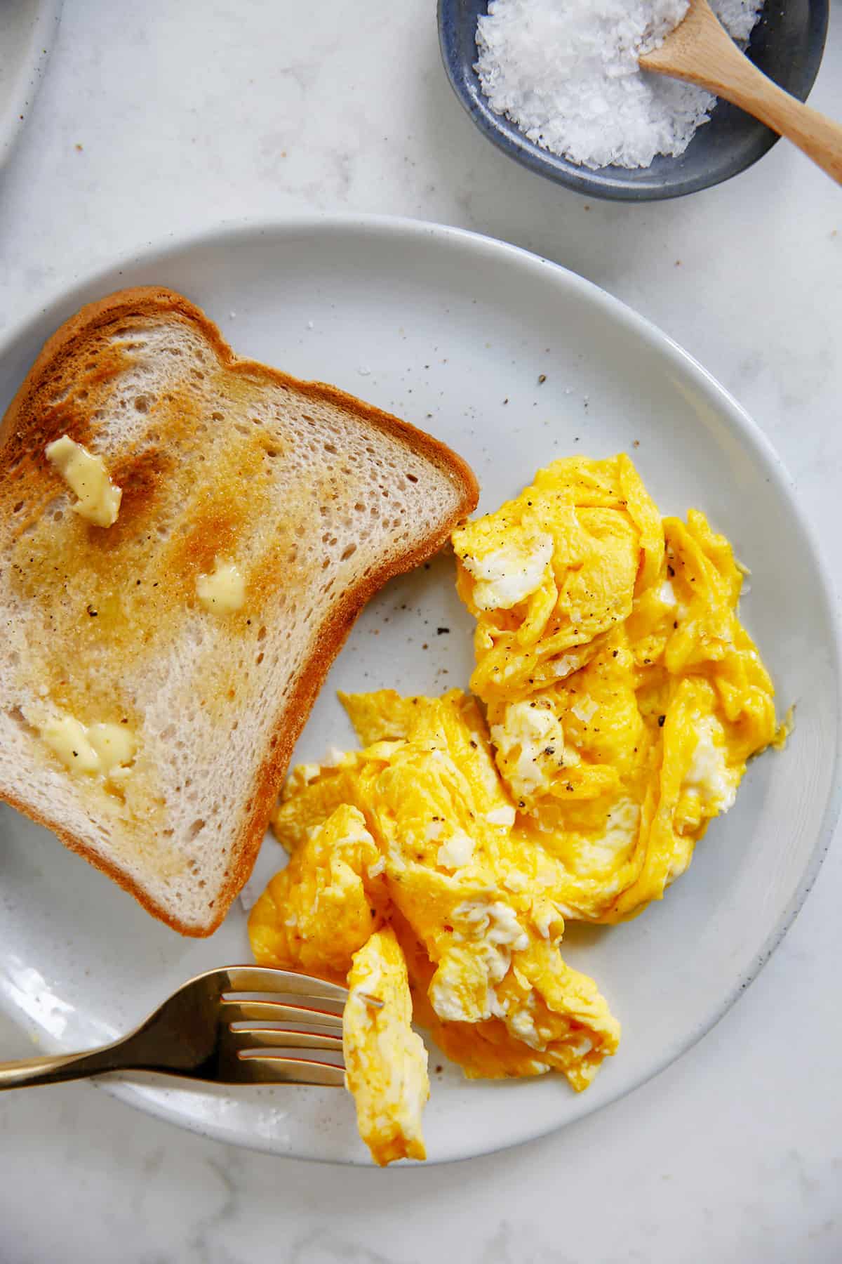 Perfect Scrambled Eggs - Lexi's Clean Kitchen