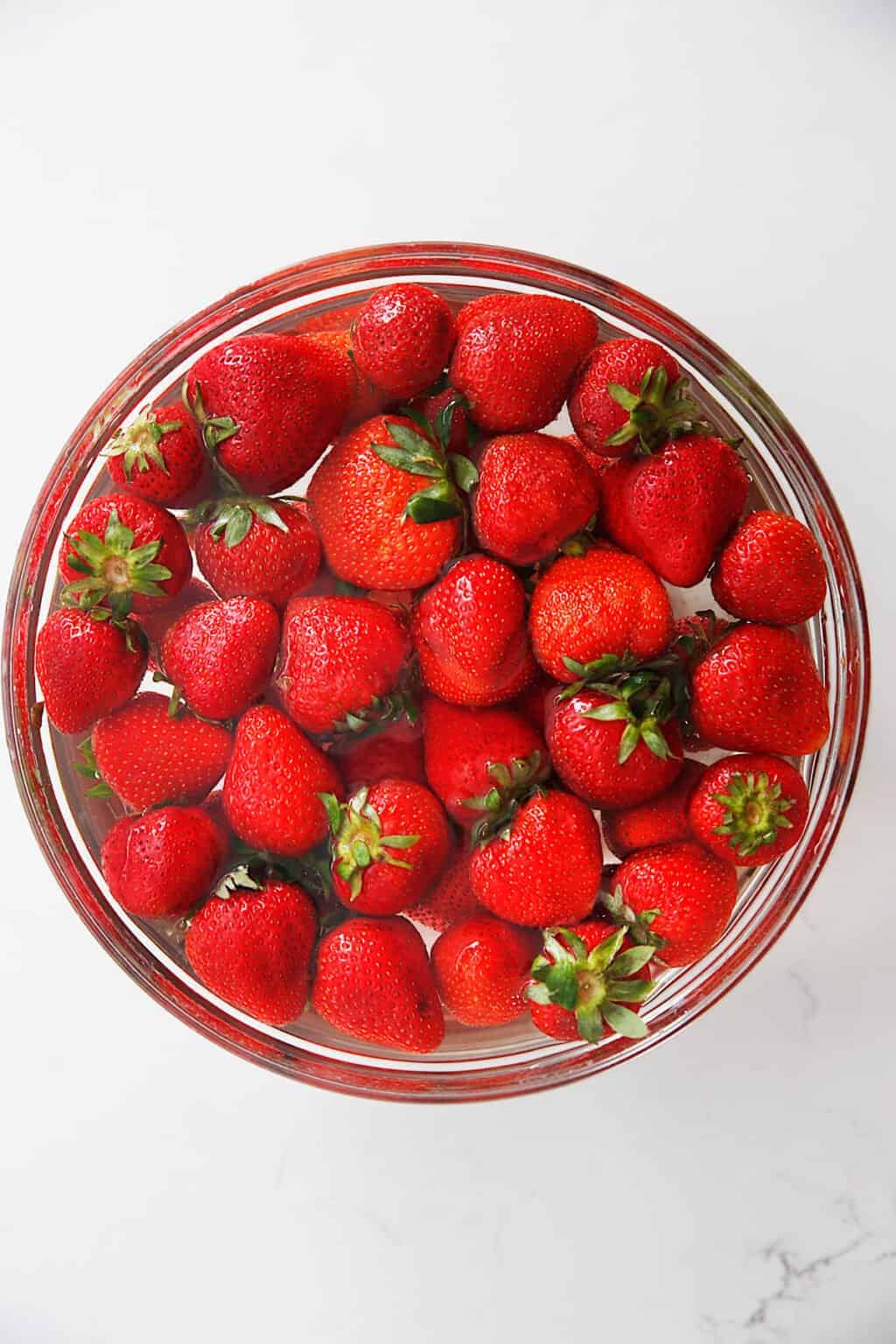 How to clean strawberries so they last longer lexi s clean kitchen