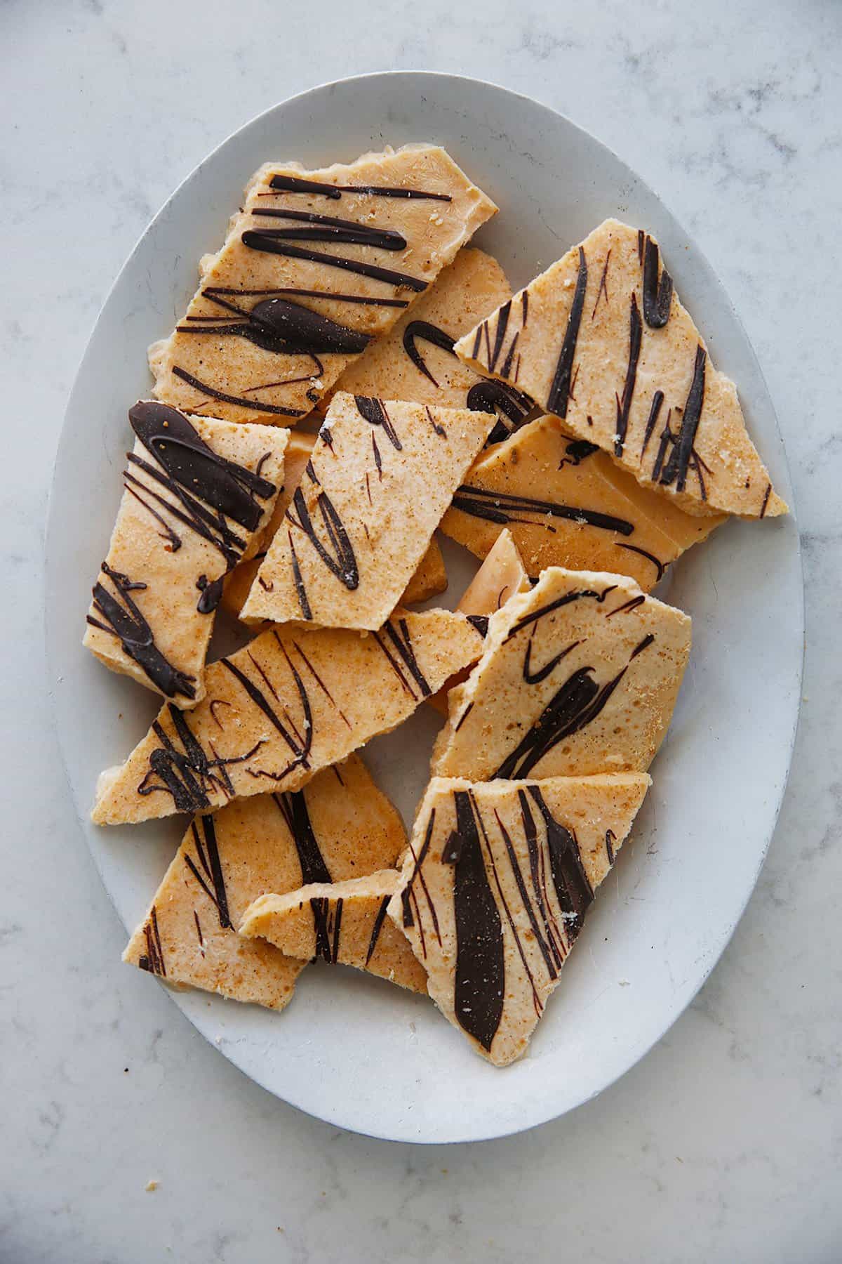 https://lexiscleankitchen.com/wp-content/uploads/2022/11/Pumpkin-Froyo-Bark-5.jpg