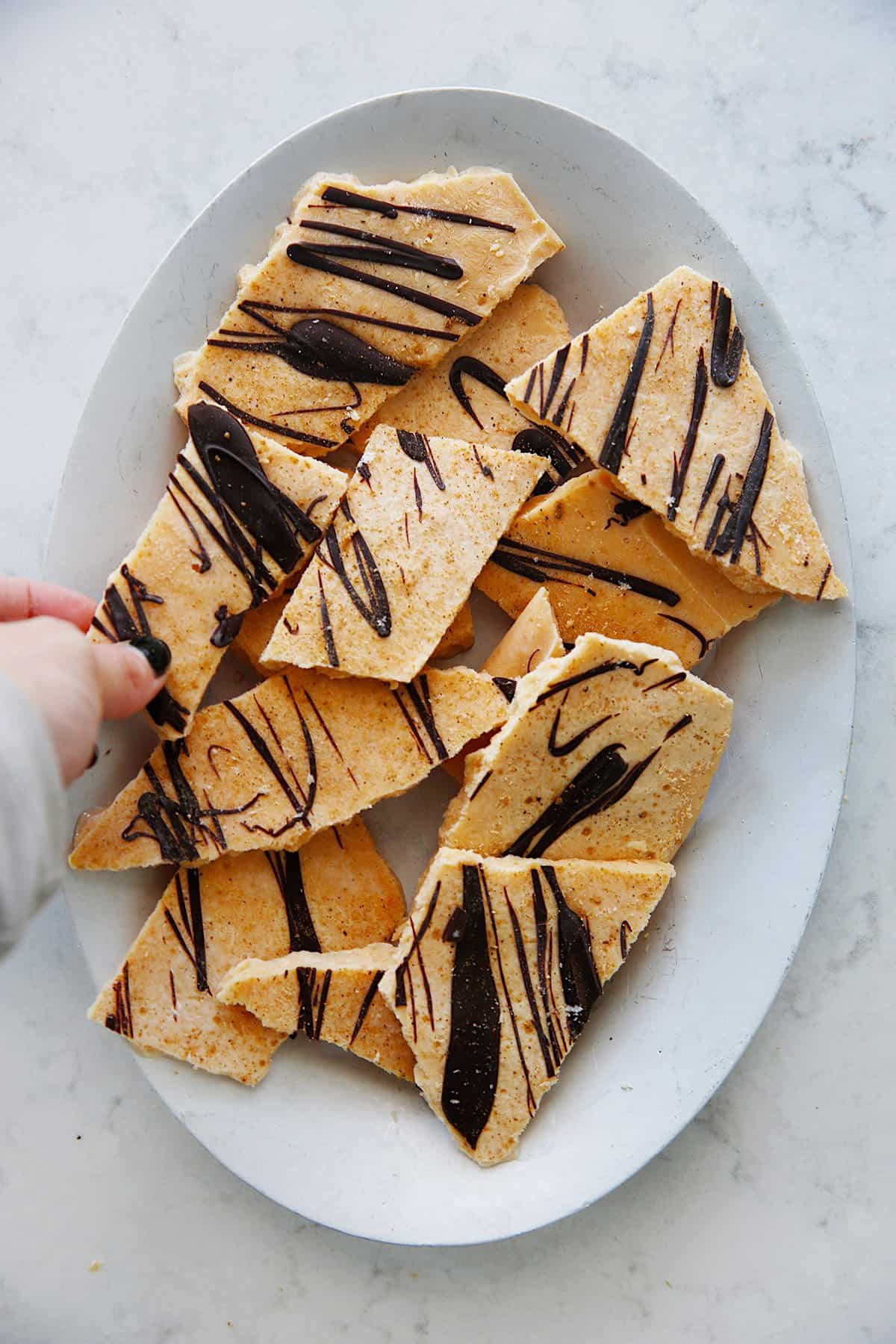 Pumpkin Spice Chocolate Greek Yogurt Bark - Lexi's Clean Kitchen