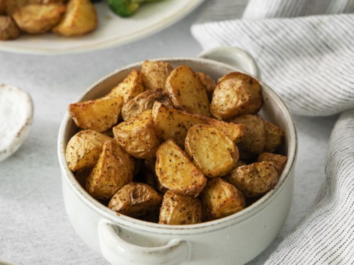 Simple Air Fryer Roast Potatoes – Curly's Cooking