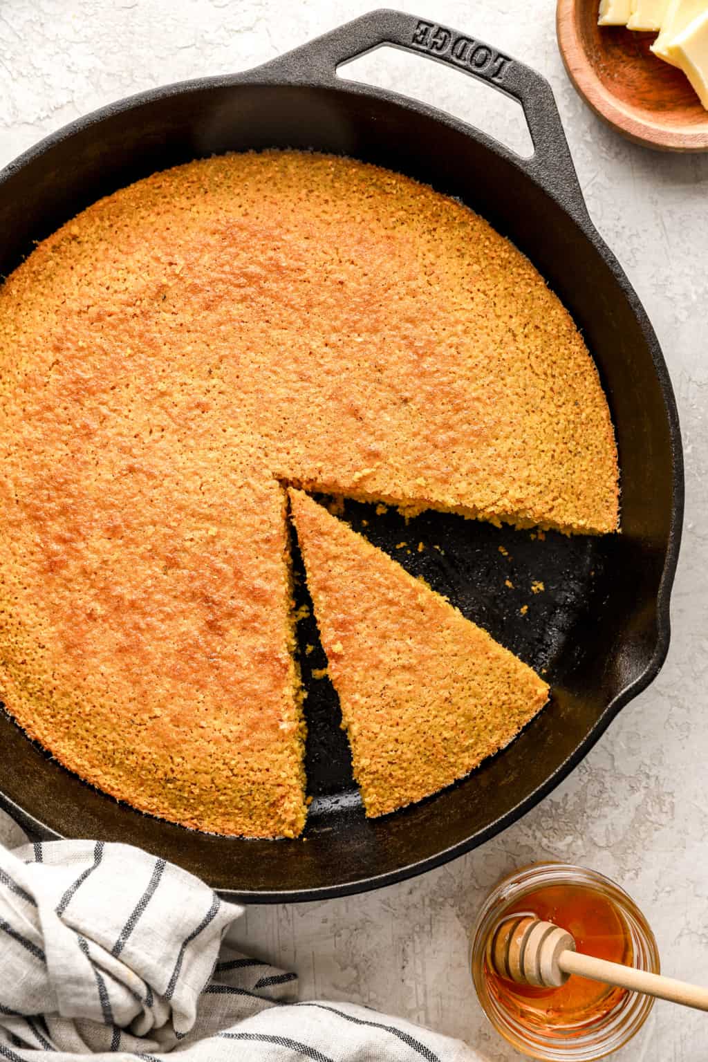 easy-gluten-free-cornbread-lexi-s-clean-kitchen