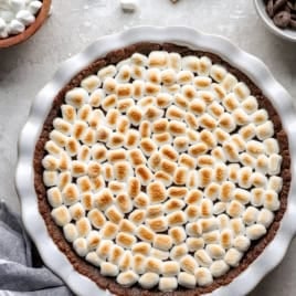 Overhead view of a s'mores pie.