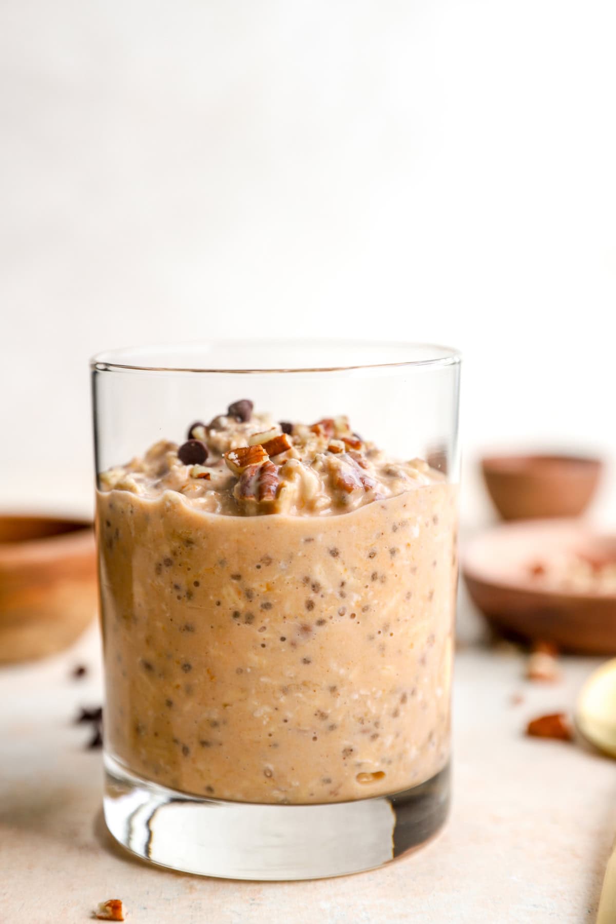 A jar of pumpkin overnight oats.