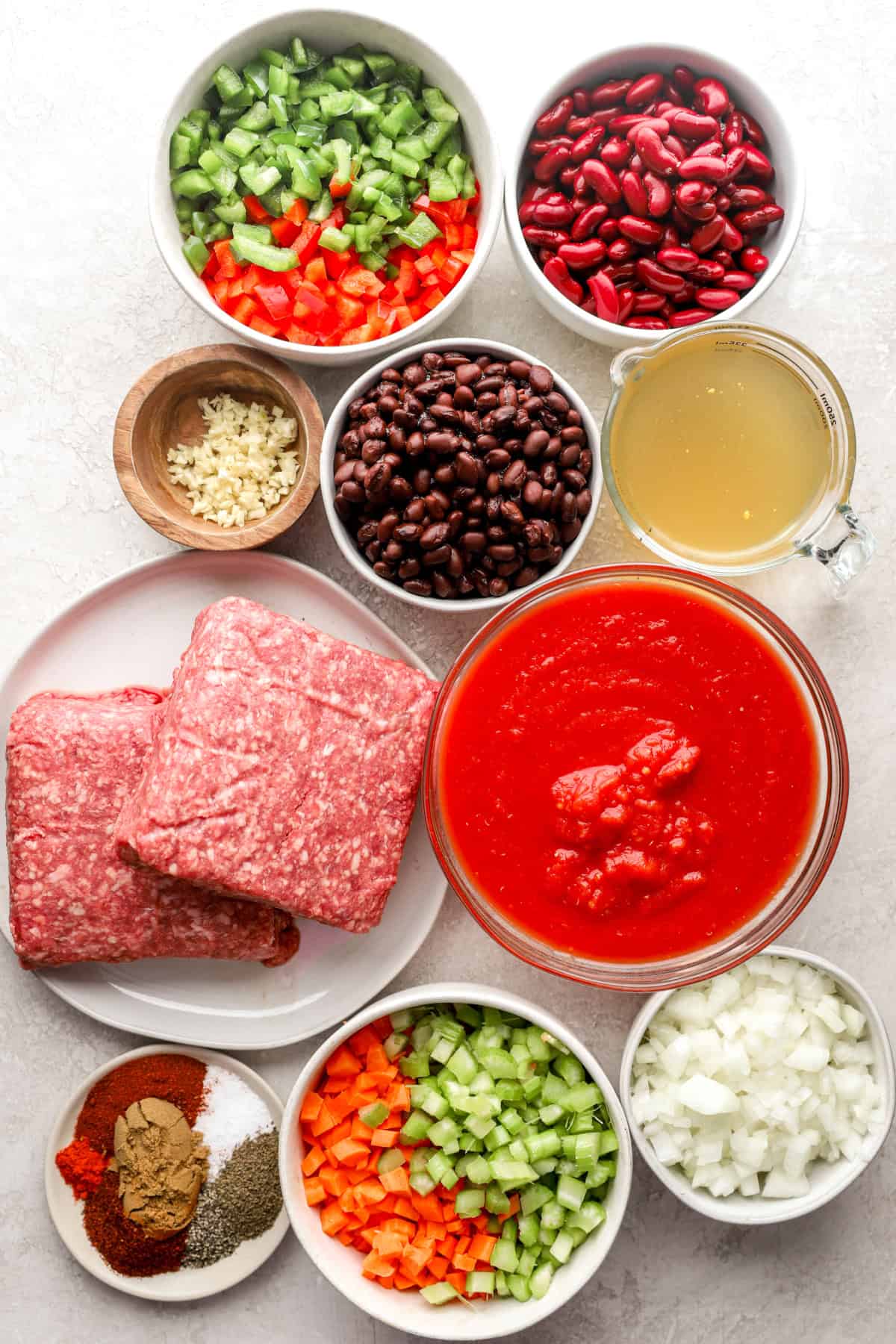 Ingredients to make a classic beef chili recipe. 