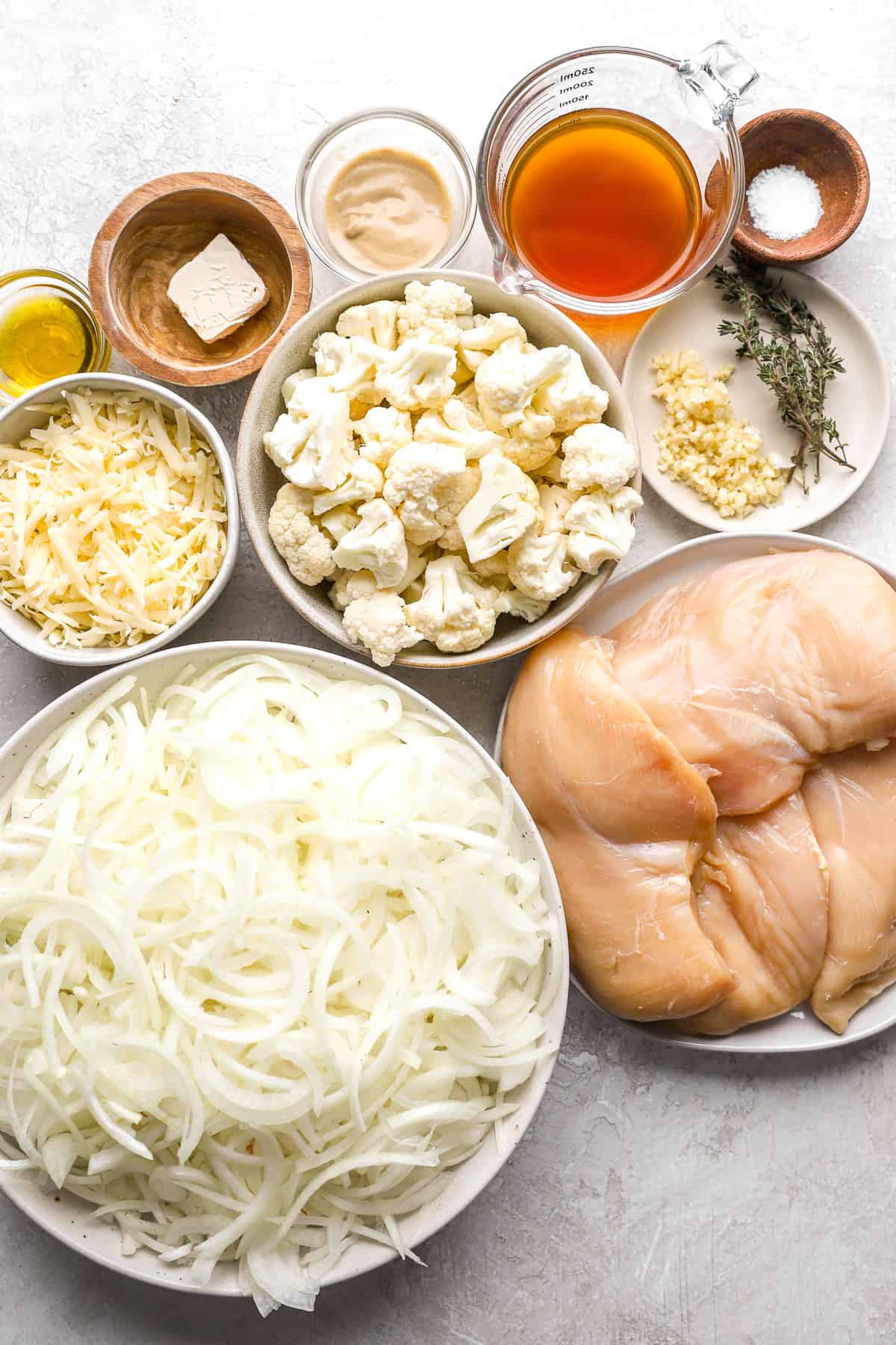 Ingredients to make French onion chicken. 