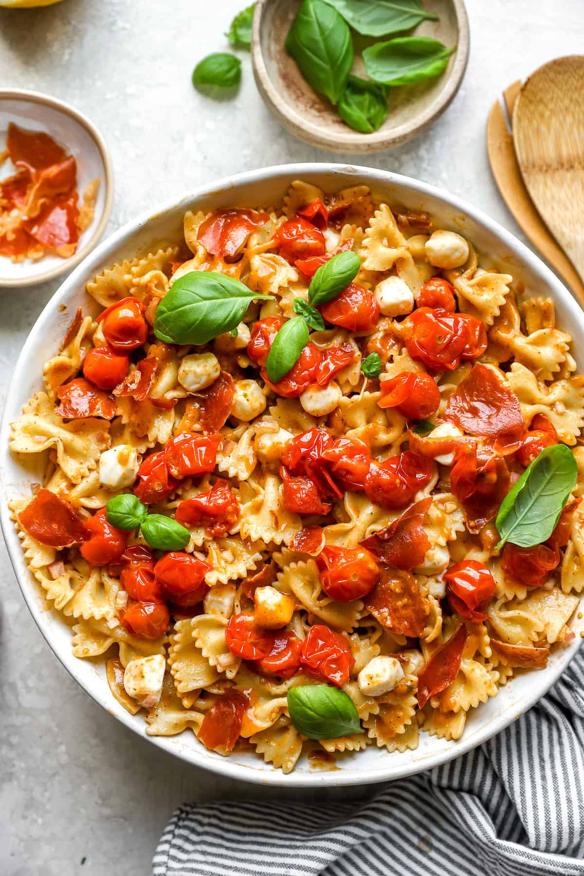 Tomato Garlic Confit Caprese Pasta Salad