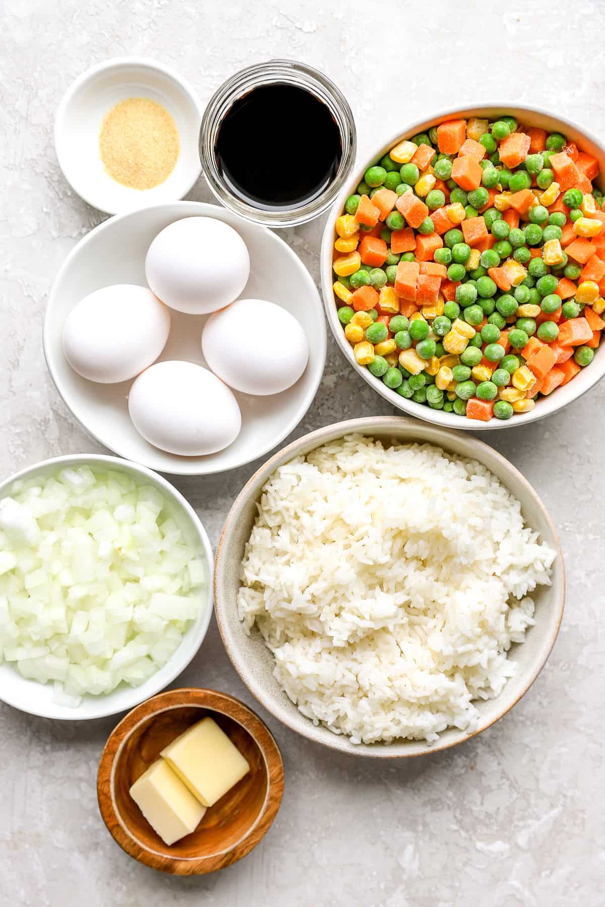 Ingredients to make hibachi fried rice.